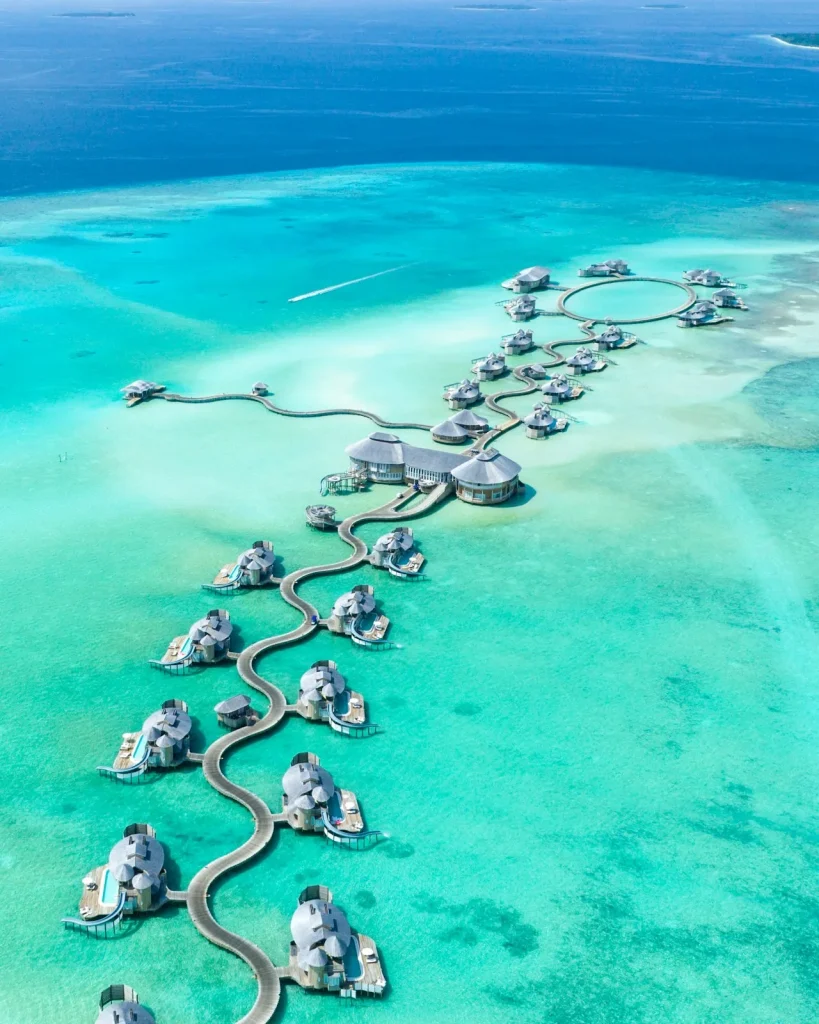 Maldivi bungalov nad morem
